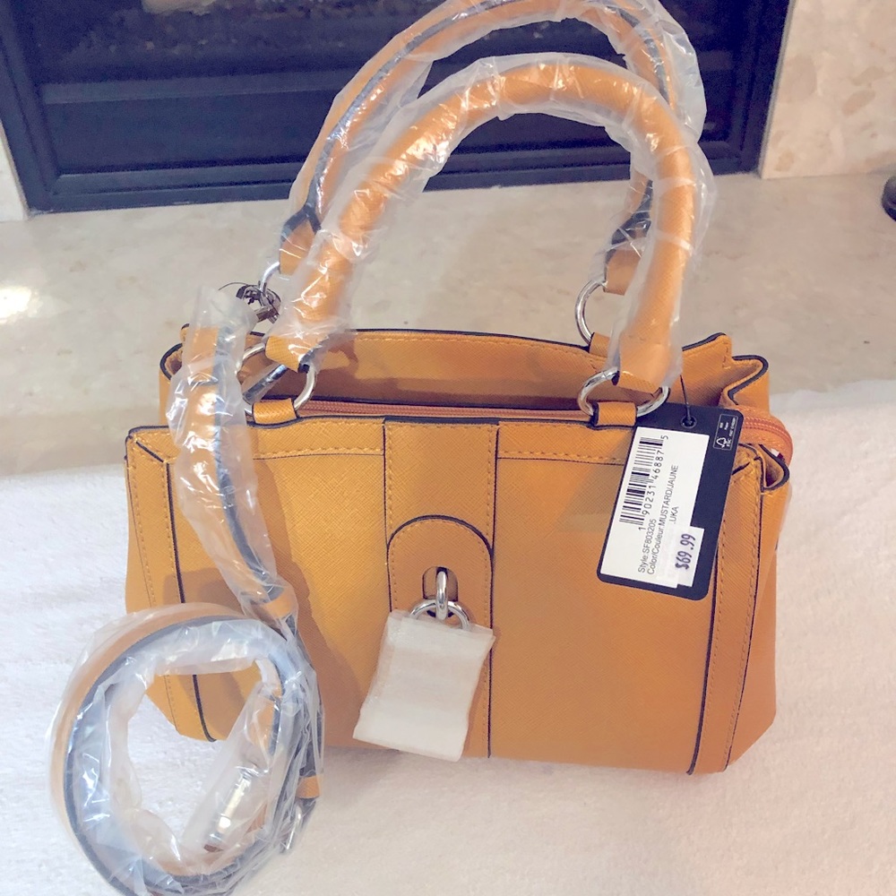 Guess/Marciano crossbody bag, mustard color Never out of box.